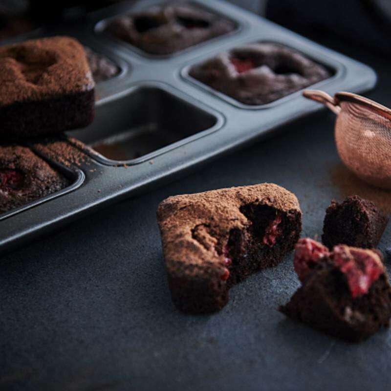 12 Cup Square Brownie Pan