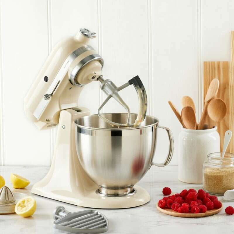 Artisan 4.8L Stand Mixer KSM195 Almond Cream