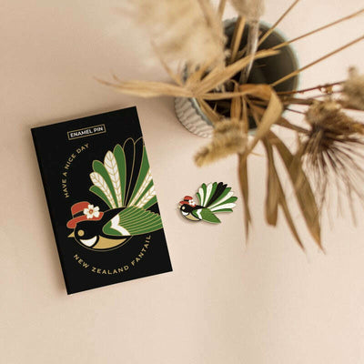 Enamel Pin Fantail With Manuka