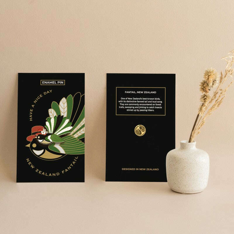 Enamel Pin Fantail With Manuka