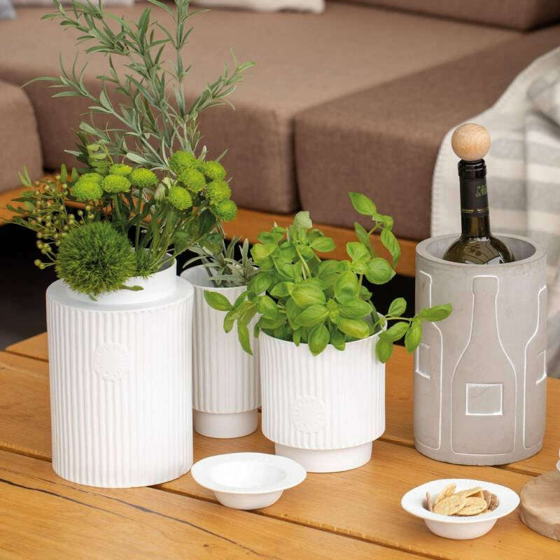 Ribbed Porcelain Vase Medium