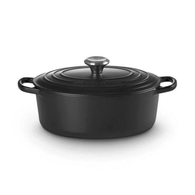 Signature Oval Casserole Satin Black