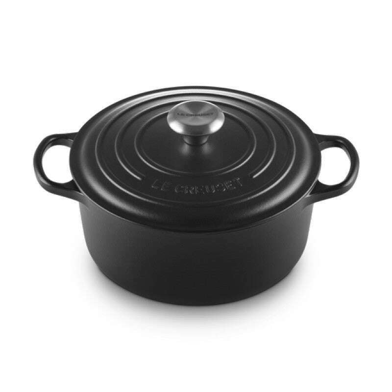 Signature Round Casserole Satin Black